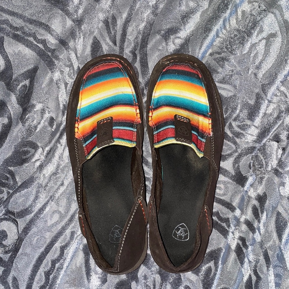 Worn a few times Size 7.5. Very comfy